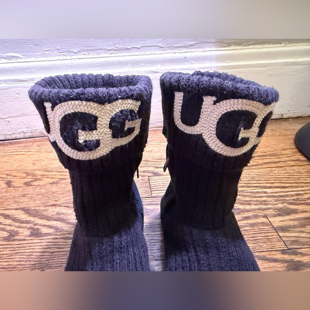 UGG classic knitted sock boots in black size 7 - Picture 3 of 9